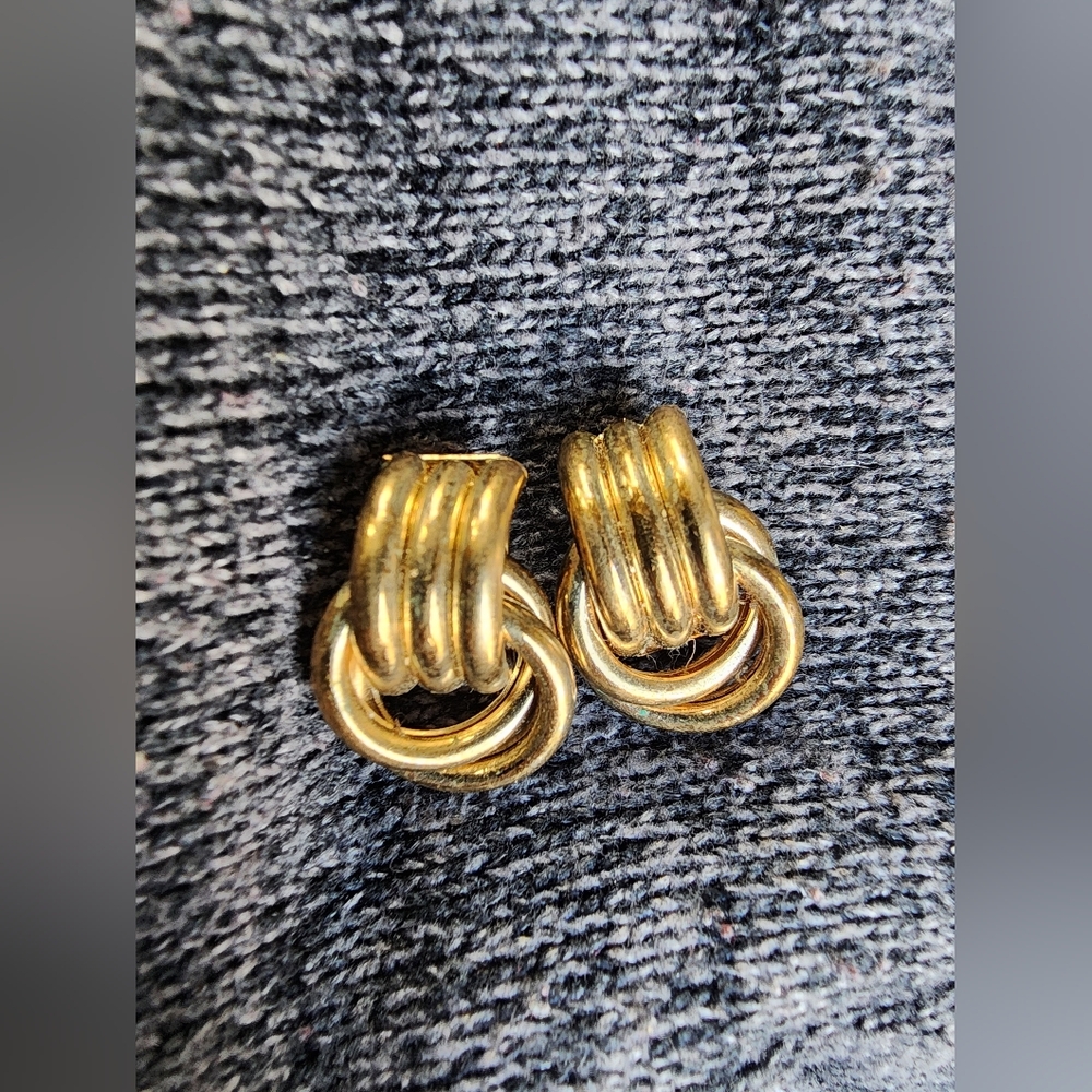 Golden Circle Earrings/Interlocking Circle Earrin… - image 4